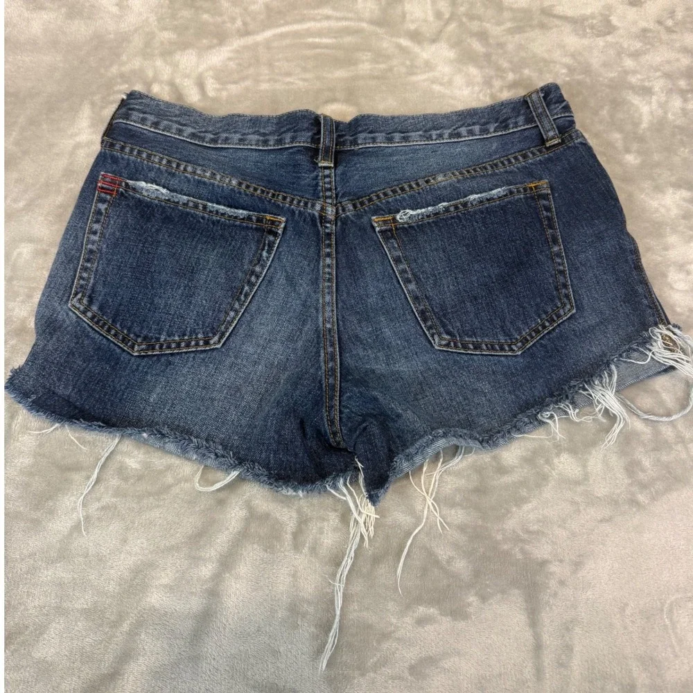 BDG Tomgirl Mid Rise Denim Shorts 29W Distressed Cut Off Button Fly (meas‎ 33x2)